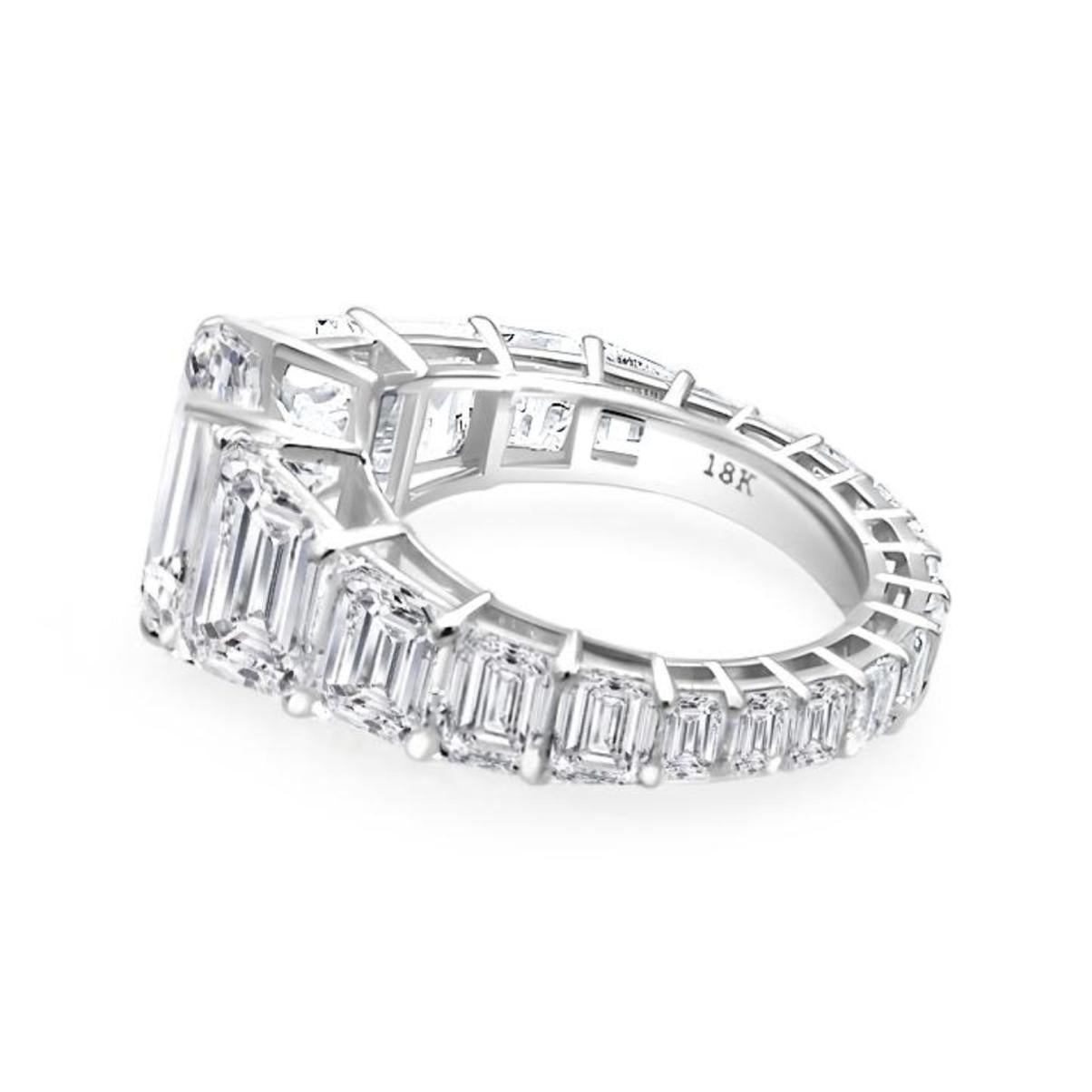 Emerald Cut Gradient Diamond Ring