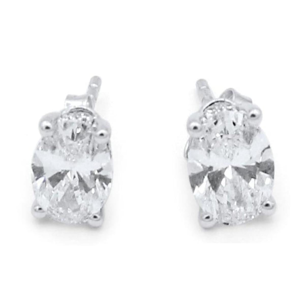 Ovals with a Hidden Halo Studs